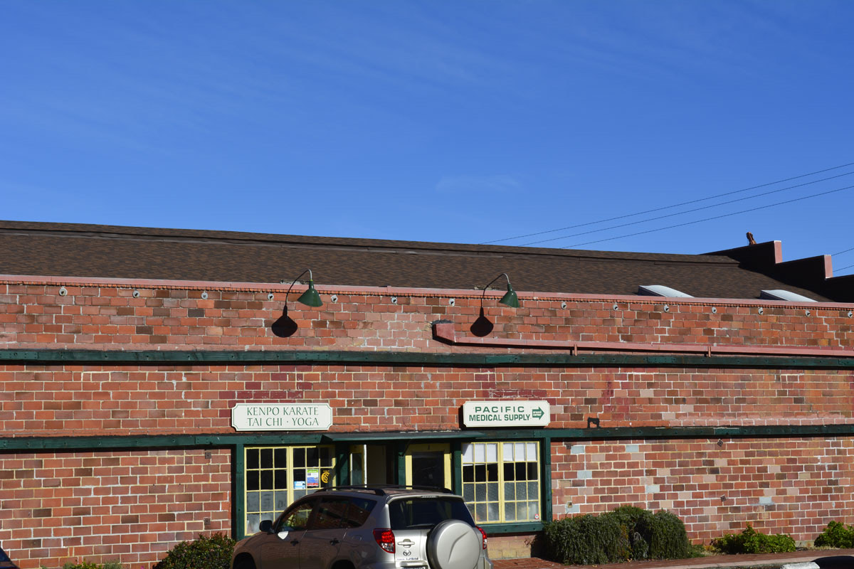 Commercial building re-roof